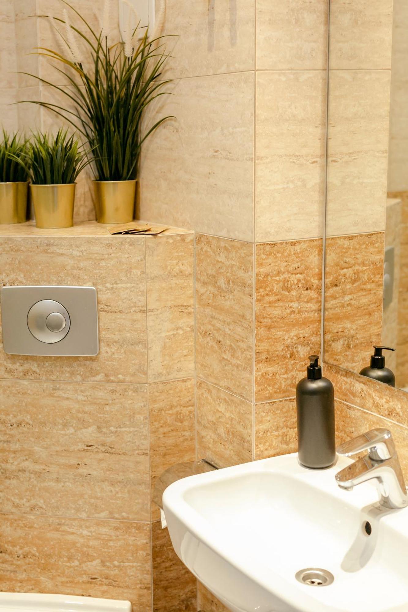 Plac Konstytucji 6 Orange - Apartament Dla 4 Osob - Bezplatny Parking - Free Parking - Piekny Widok Na Panorame Warszawy Варшава Экстерьер фото