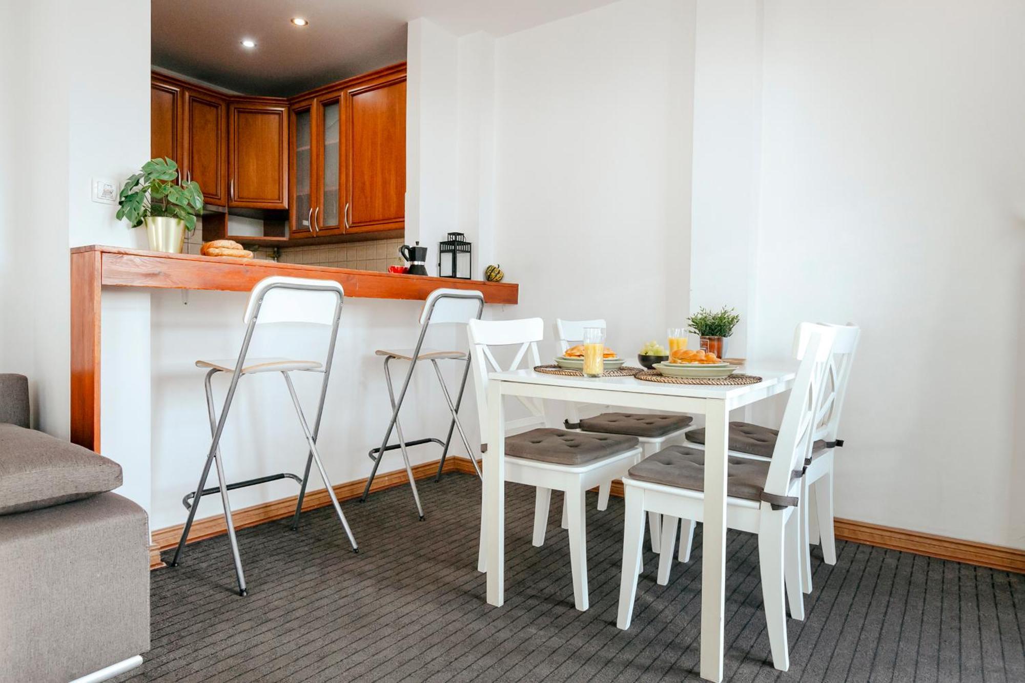 Plac Konstytucji 6 Orange - Apartament Dla 4 Osob - Bezplatny Parking - Free Parking - Piekny Widok Na Panorame Warszawy Варшава Экстерьер фото