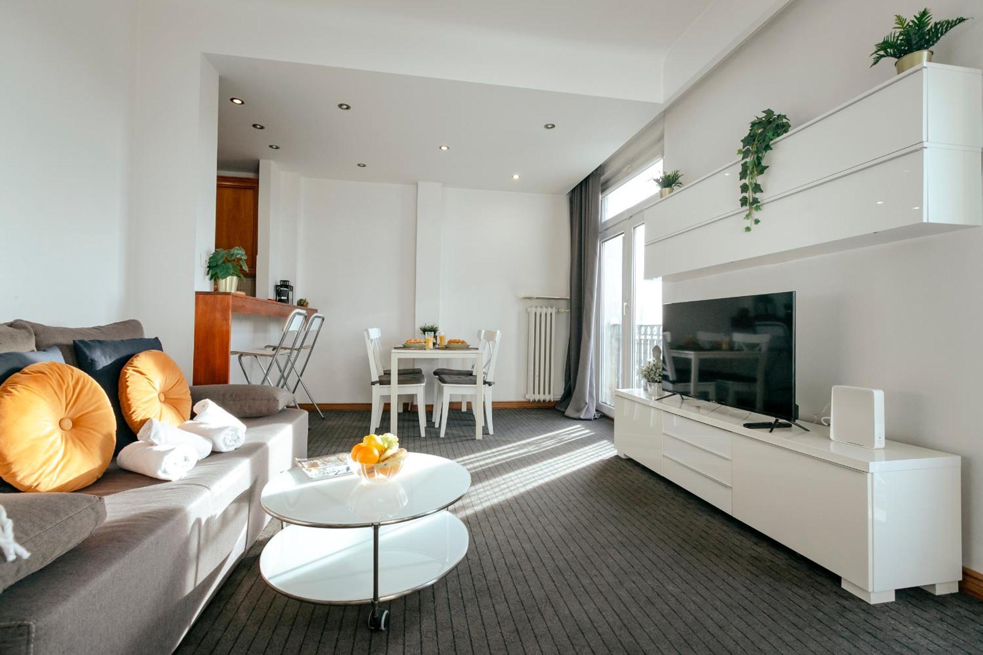Plac Konstytucji 6 Orange - Apartament Dla 4 Osob - Bezplatny Parking - Free Parking - Piekny Widok Na Panorame Warszawy Варшава Экстерьер фото