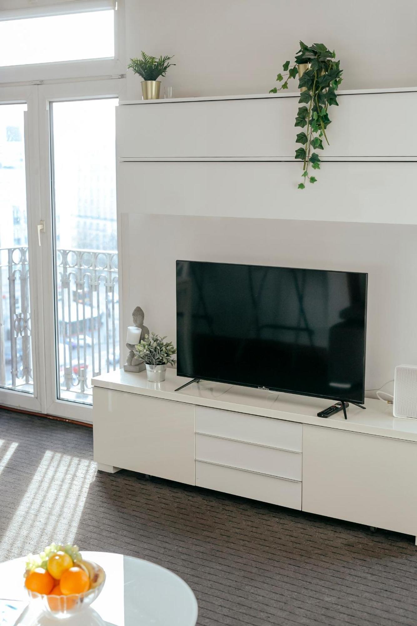 Plac Konstytucji 6 Orange - Apartament Dla 4 Osob - Bezplatny Parking - Free Parking - Piekny Widok Na Panorame Warszawy Варшава Экстерьер фото